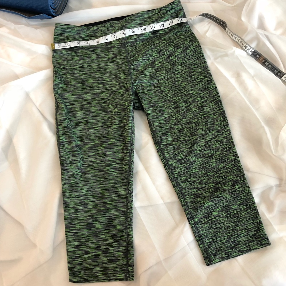 ✨FINAL MARKDOWN✨ Workout Capris Sz L